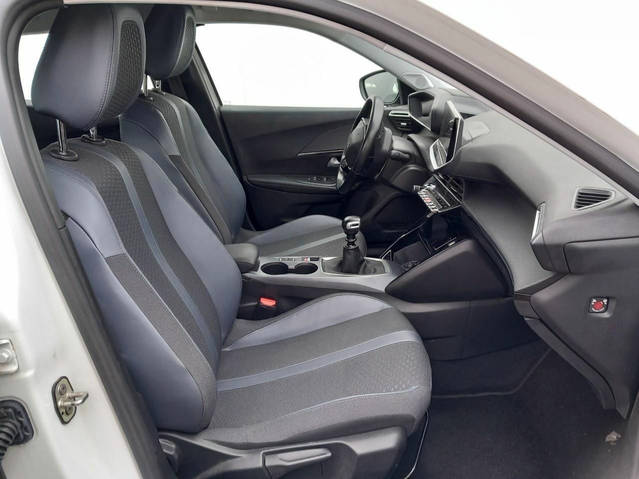Foto Peugeot 2008 9