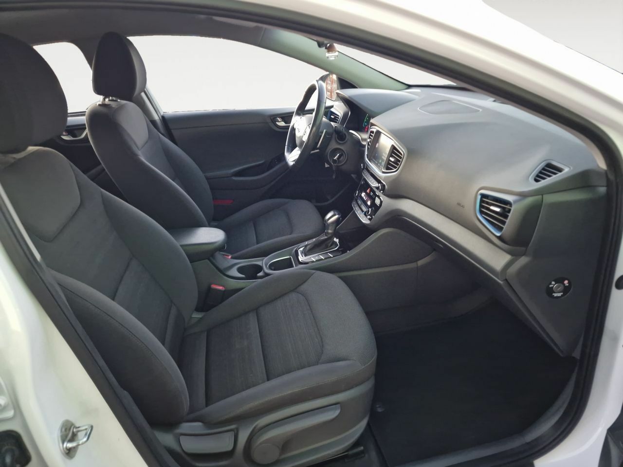 Foto Hyundai IONIQ 15
