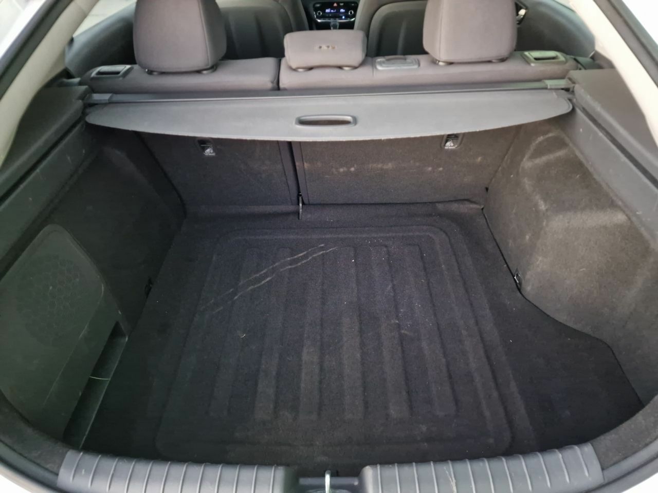 Foto Hyundai IONIQ 16