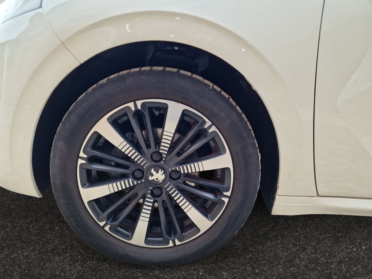 Foto Peugeot 208 14