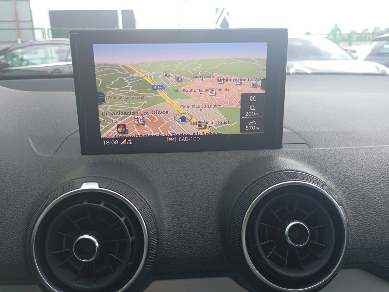Foto Audi Q2 12