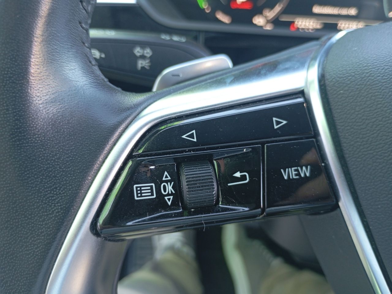 Foto Audi E-tron 16