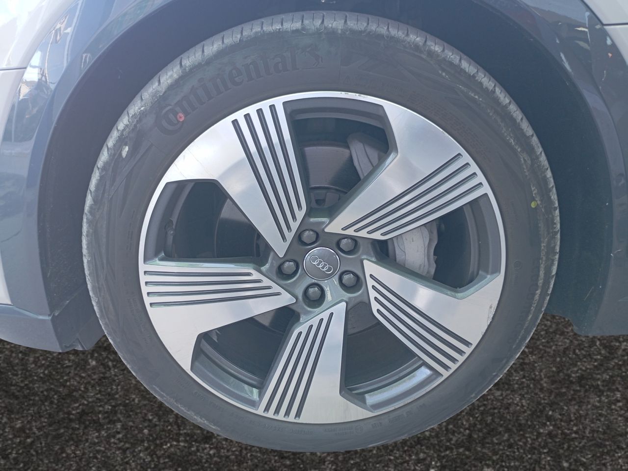 Foto Audi E-tron 20