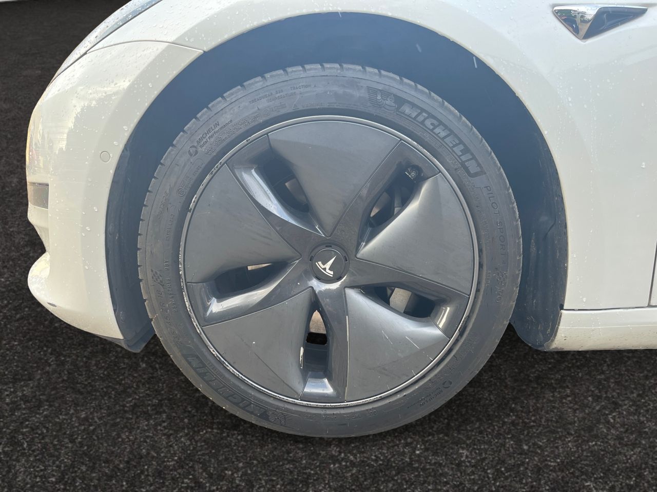 Foto Tesla Model 3 22