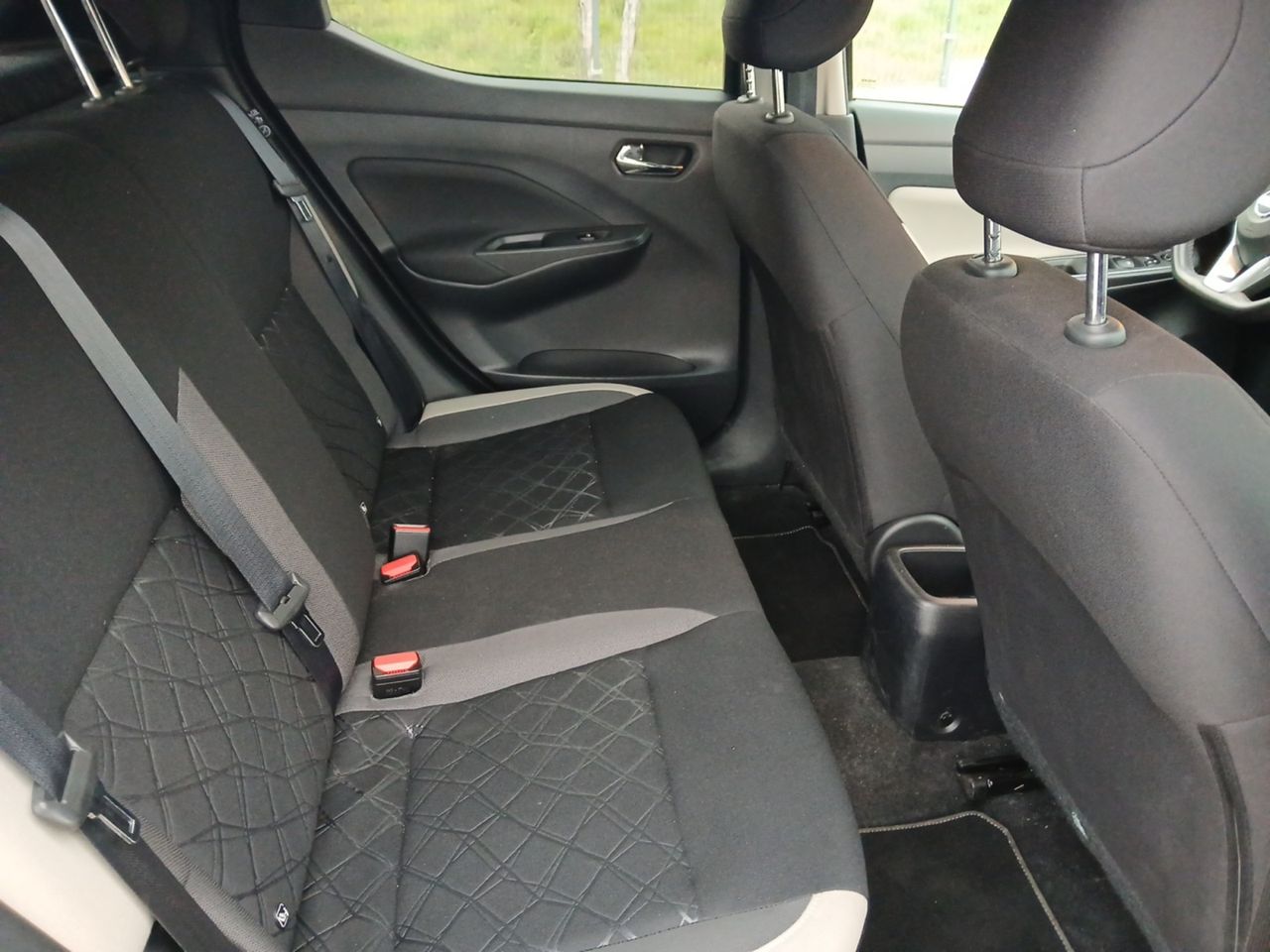 Foto Nissan Micra 10