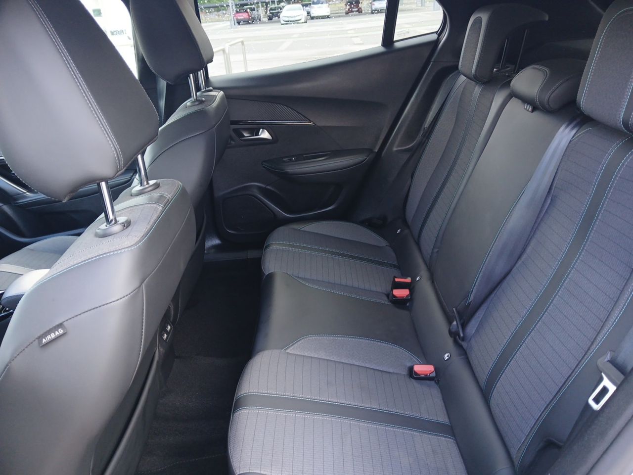 Foto Peugeot 2008 10
