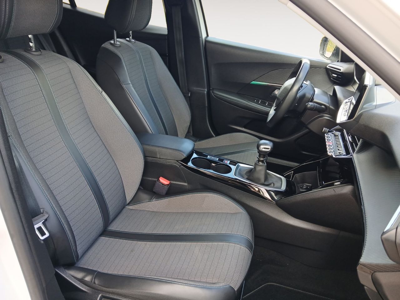 Foto Peugeot 2008 12