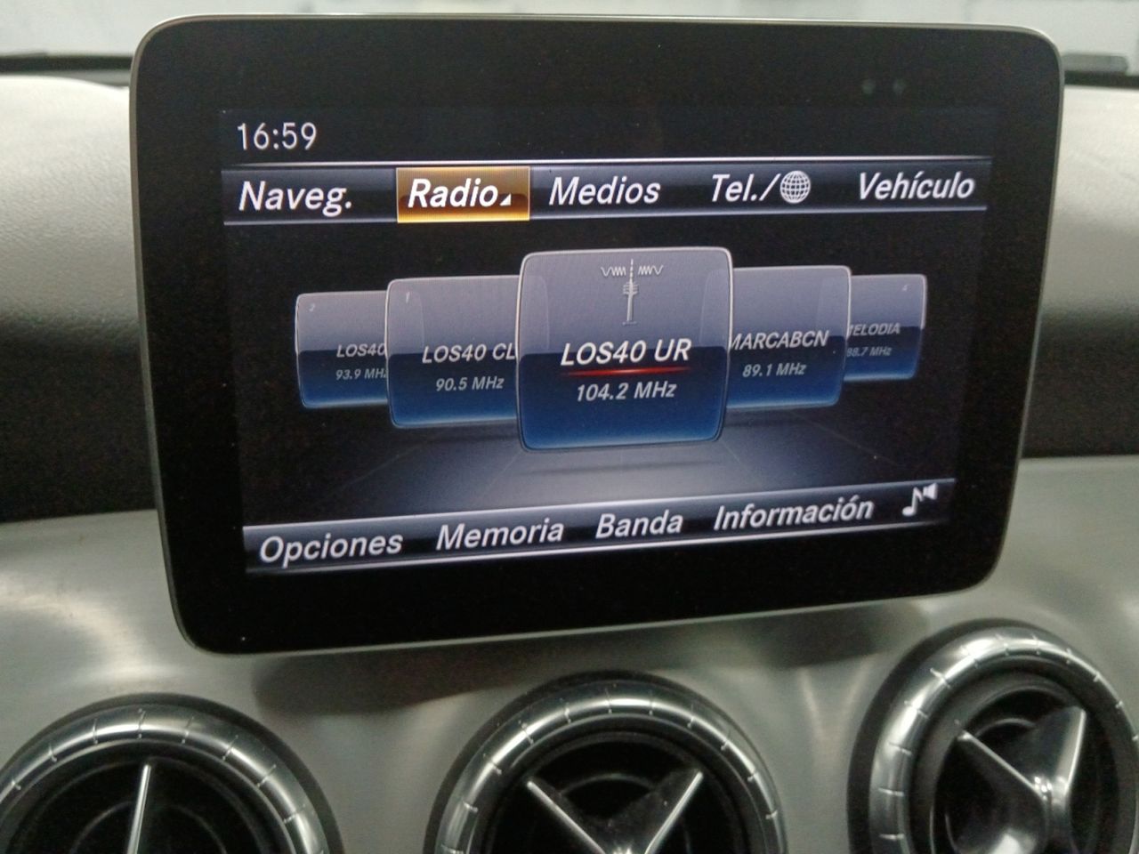 Foto Mercedes-Benz Clase CLA 14