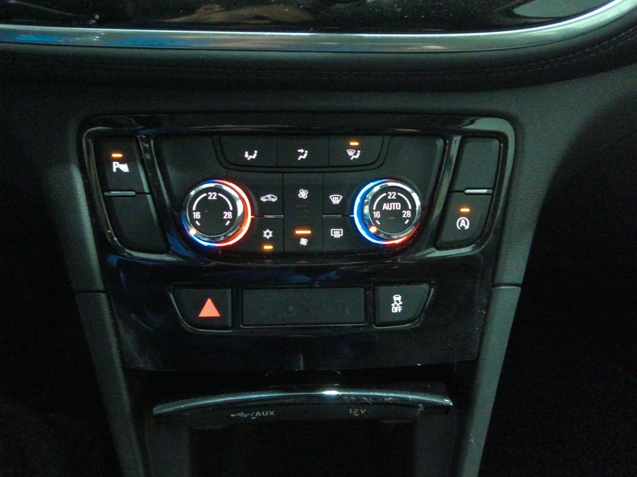 Foto Opel Mokka X 17