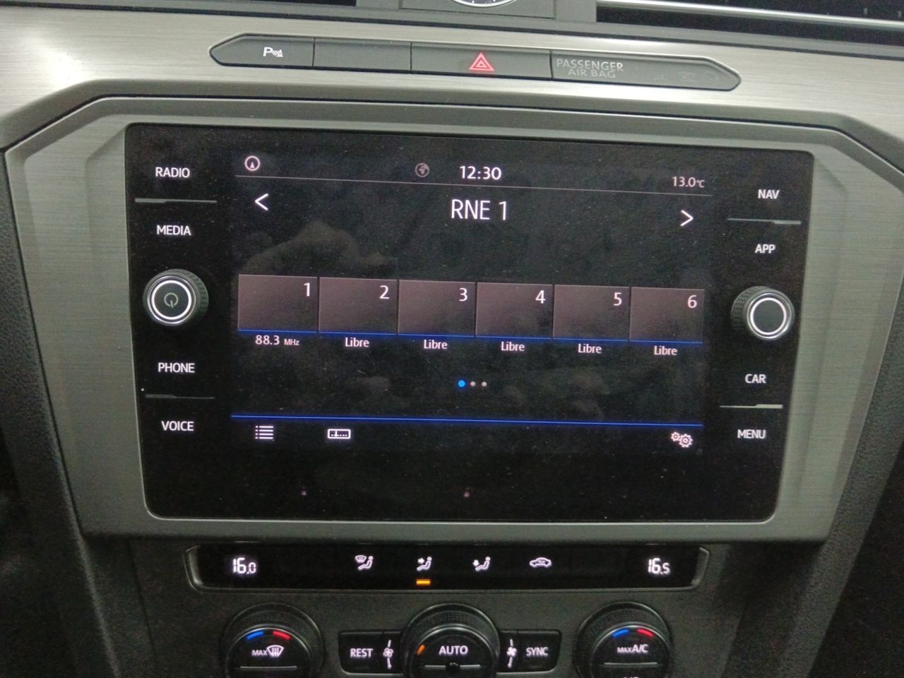 Foto Volkswagen Passat 16