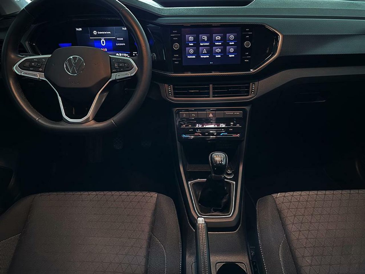 Foto Volkswagen T-Cross 10