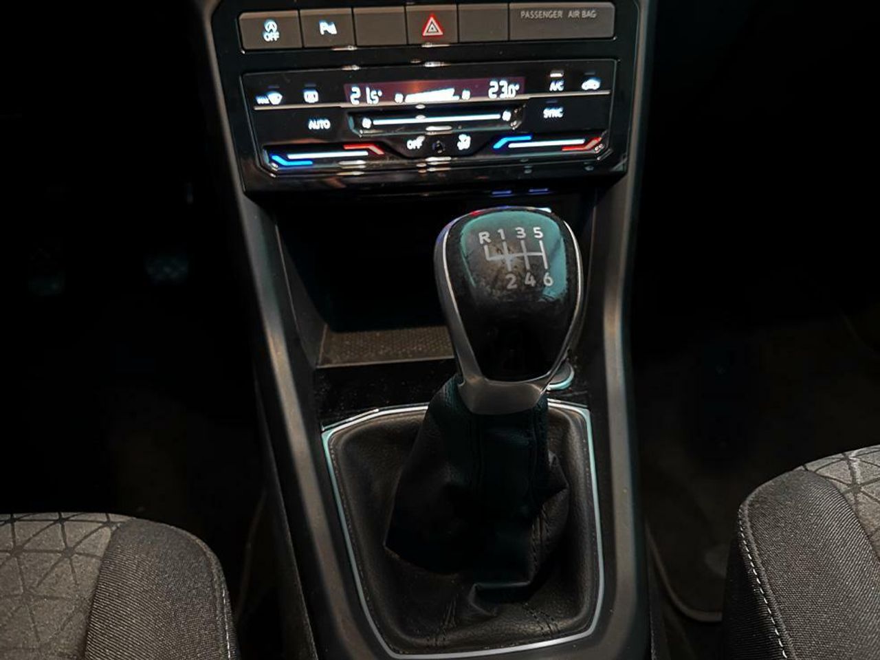 Foto Volkswagen T-Cross 16
