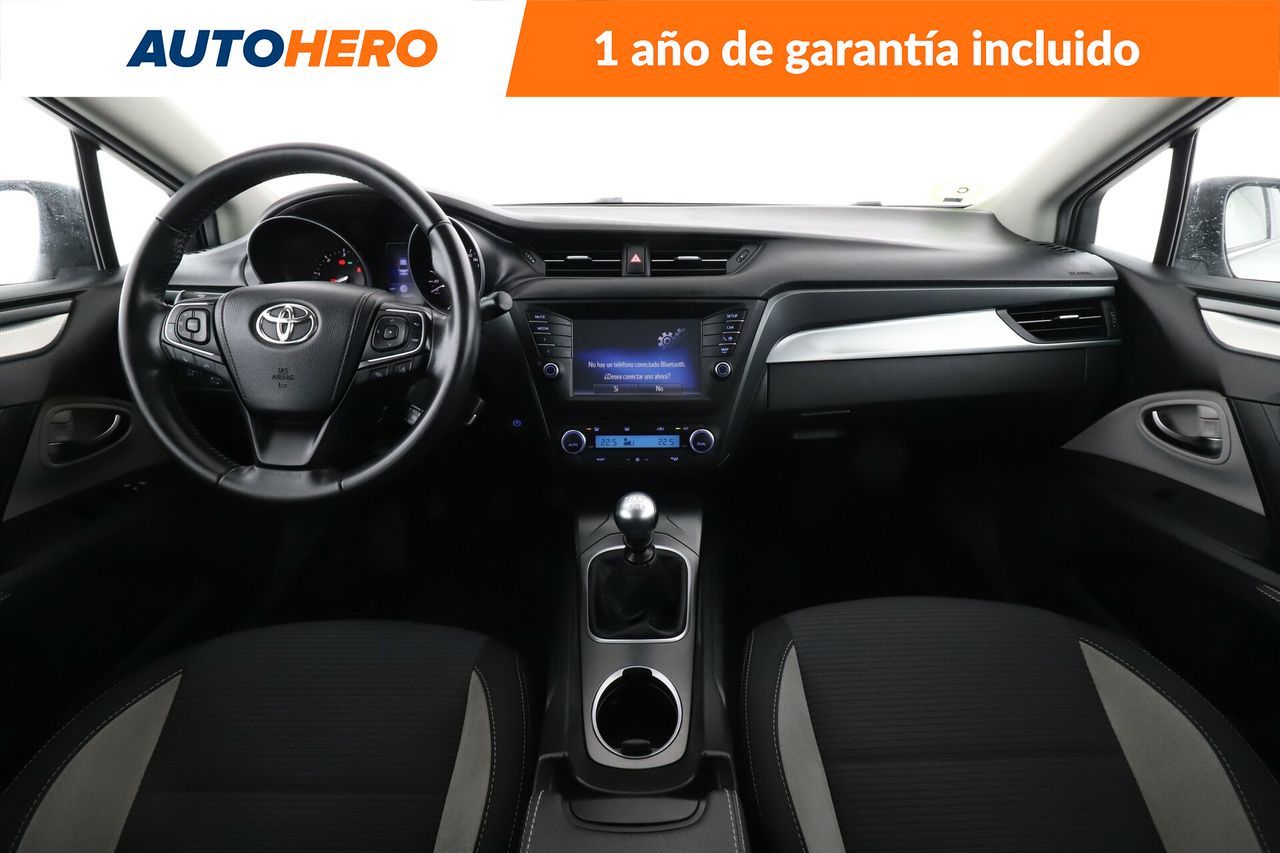 Foto Toyota Avensis 13