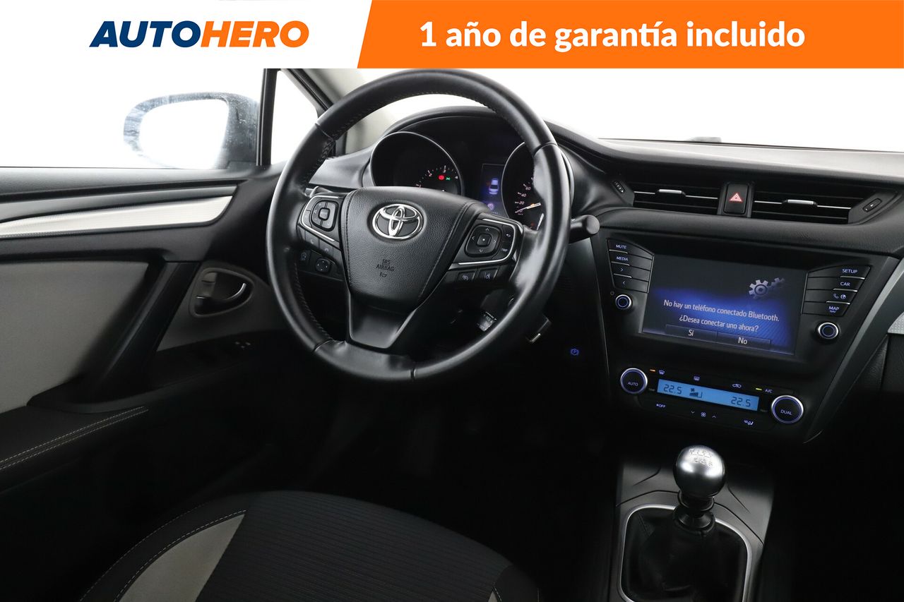 Foto Toyota Avensis 14