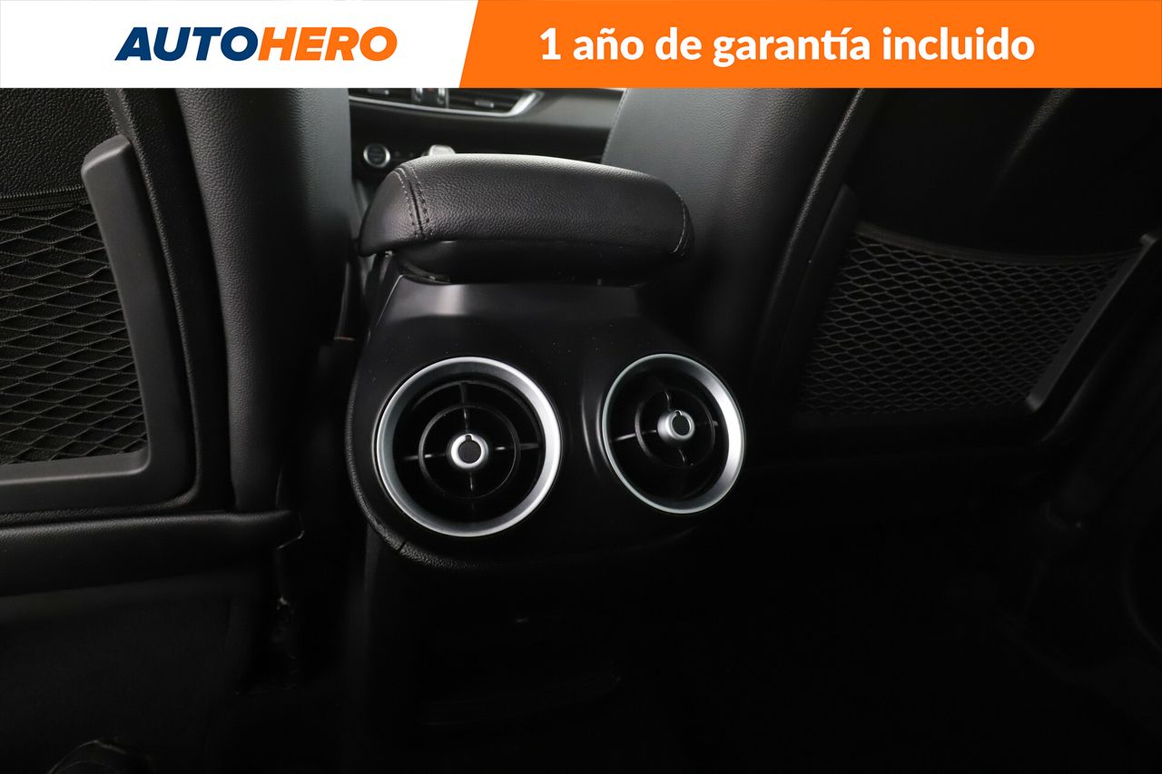 Foto Alfa Romeo Stelvio 24