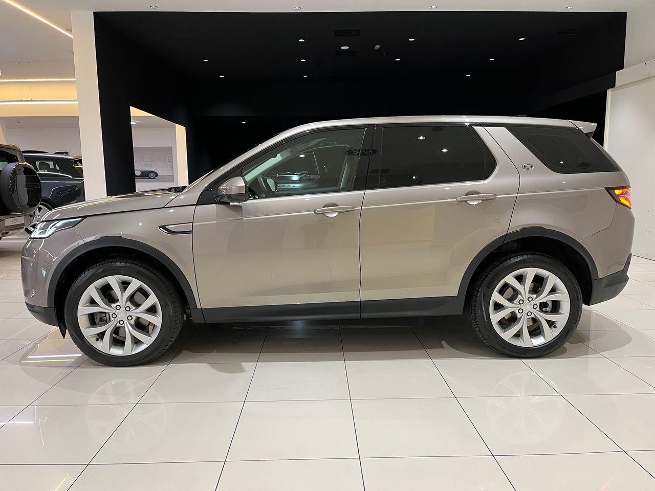 Foto Land-Rover Discovery Sport 8