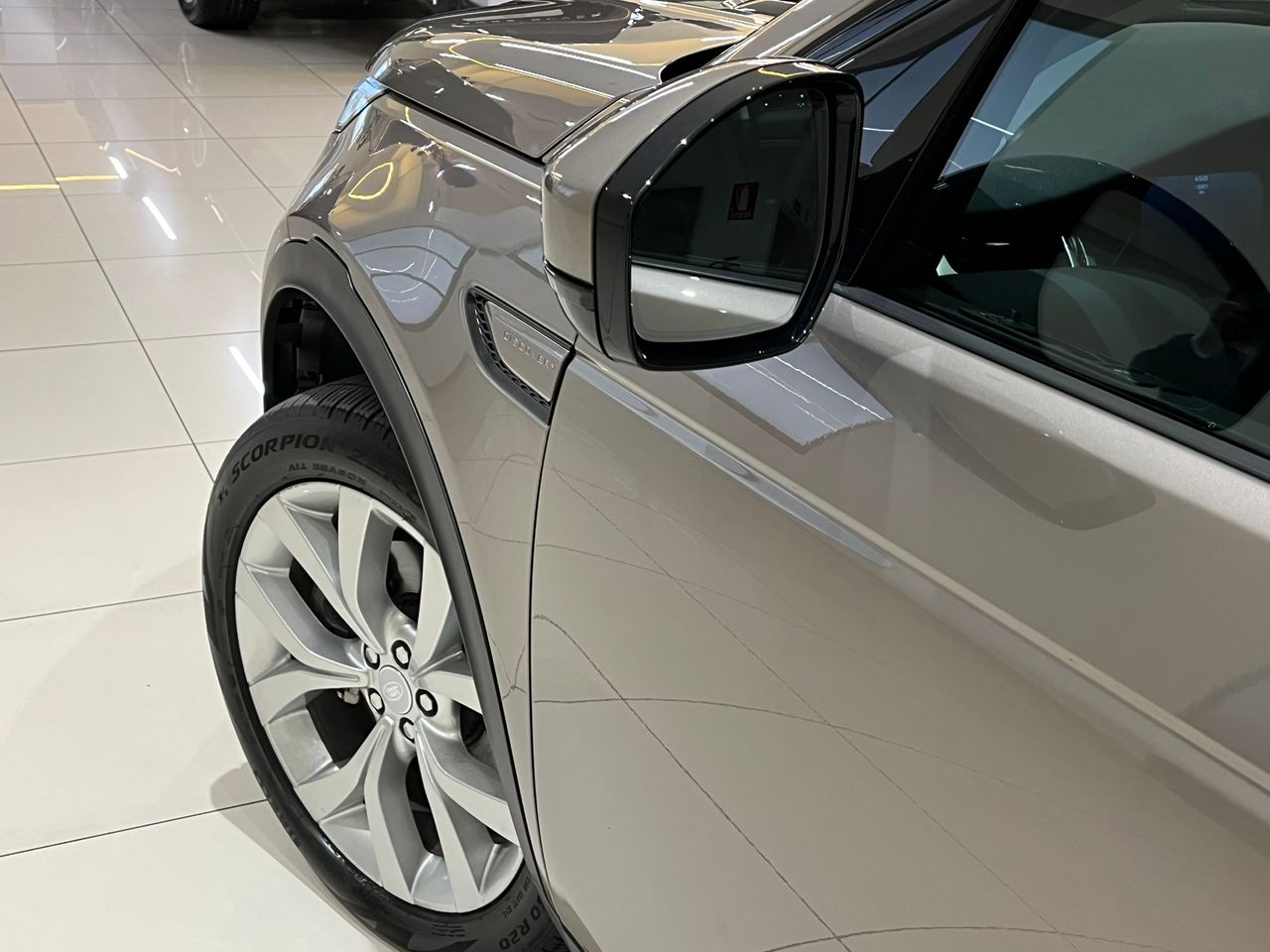 Foto Land-Rover Discovery Sport 14