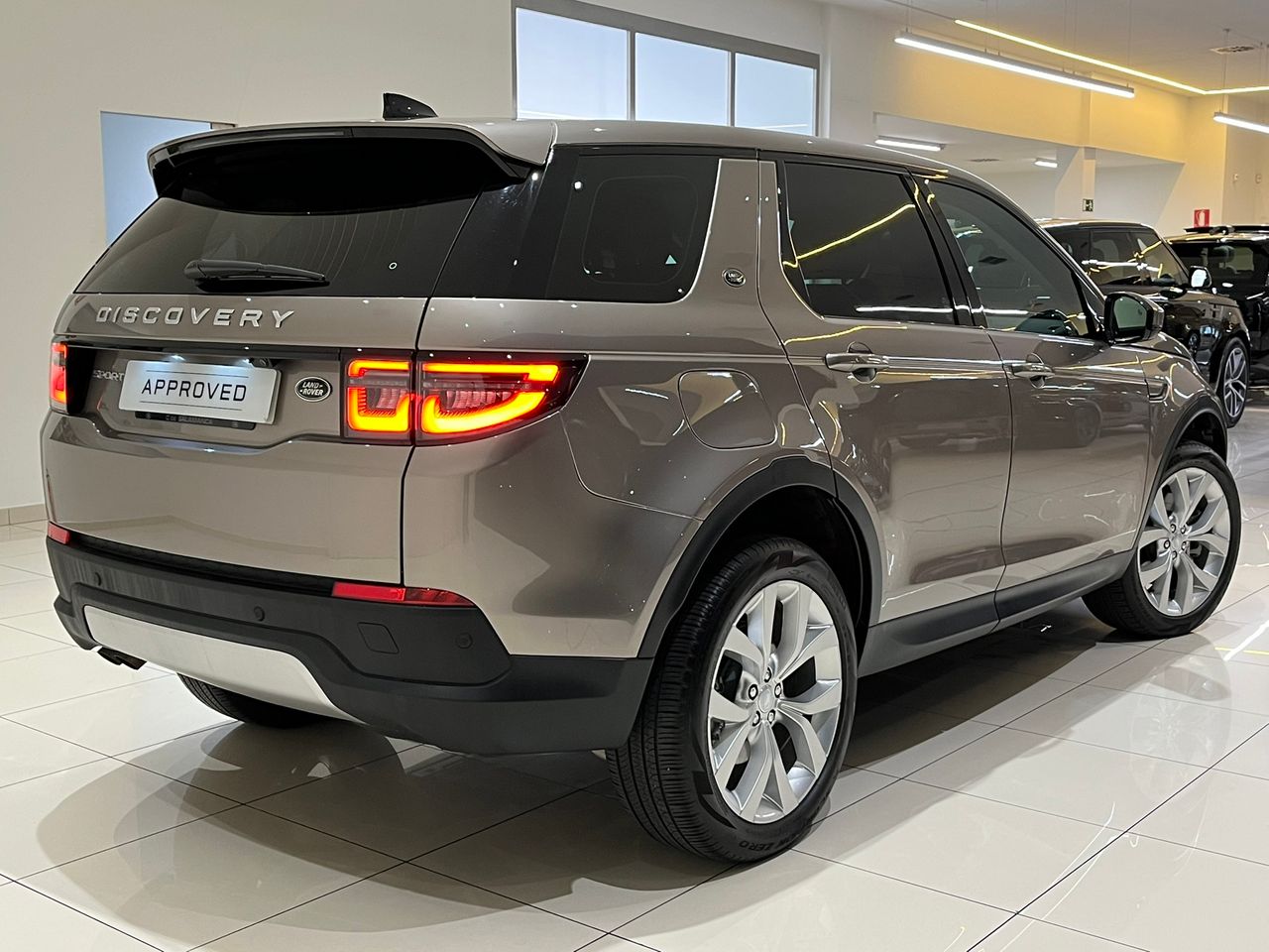 Foto Land-Rover Discovery Sport 16