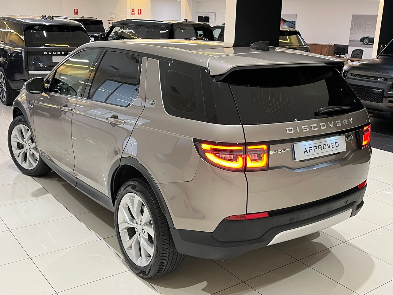 Foto Land-Rover Discovery Sport 17
