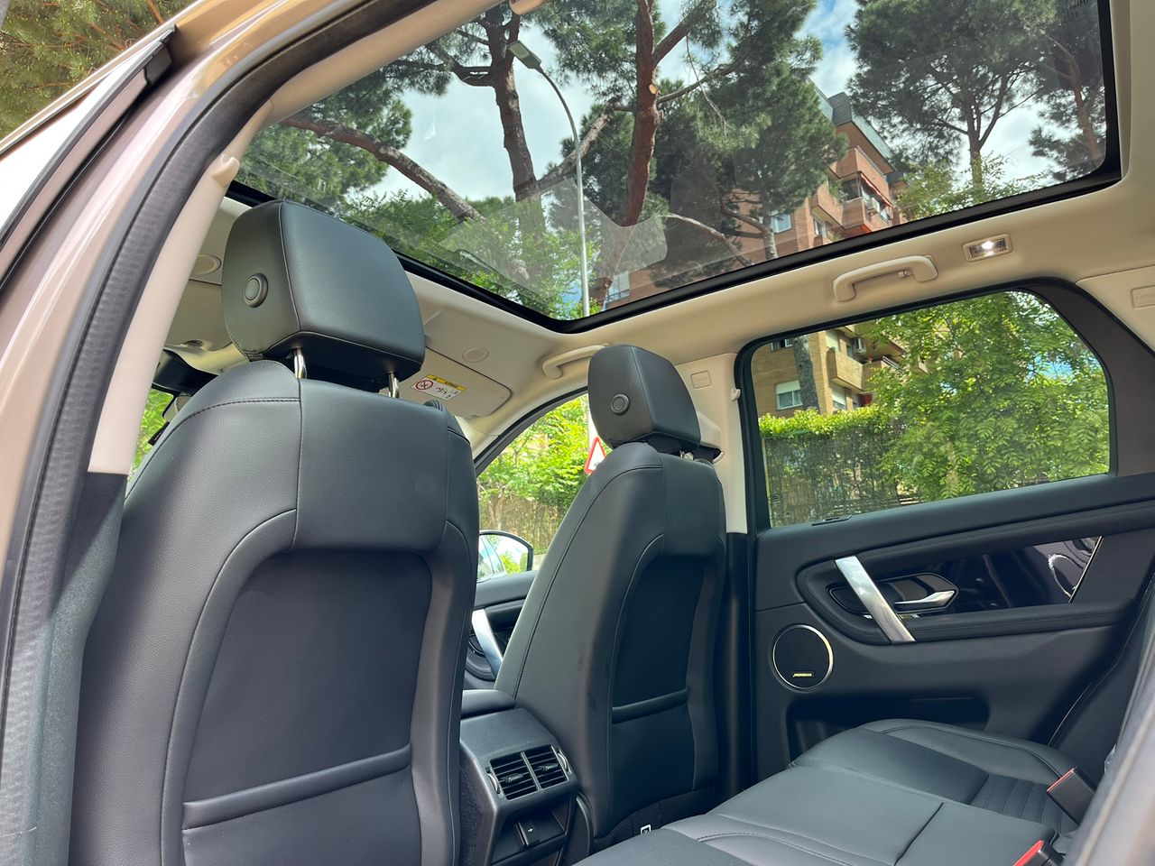 Foto Land-Rover Discovery Sport 28