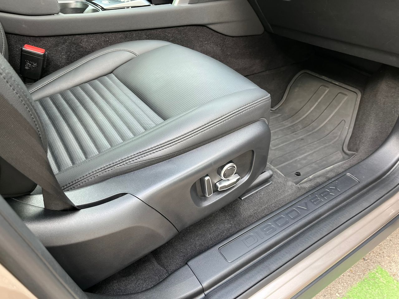 Foto Land-Rover Discovery Sport 30
