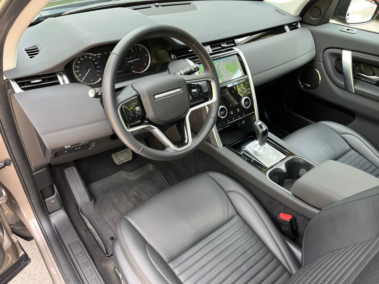 Foto Land-Rover Discovery Sport 35