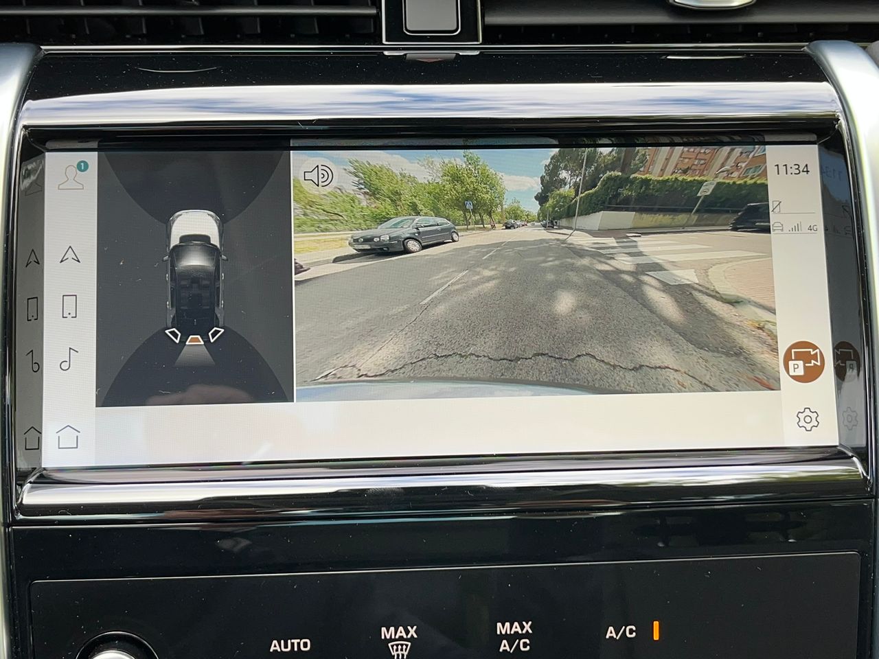 Foto Land-Rover Discovery Sport 44