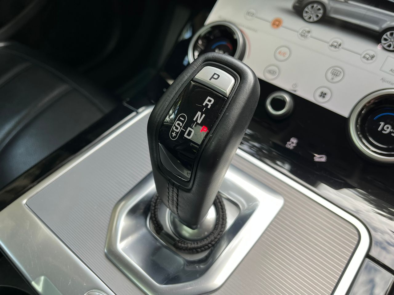 Foto Land-Rover Range Rover Evoque 32