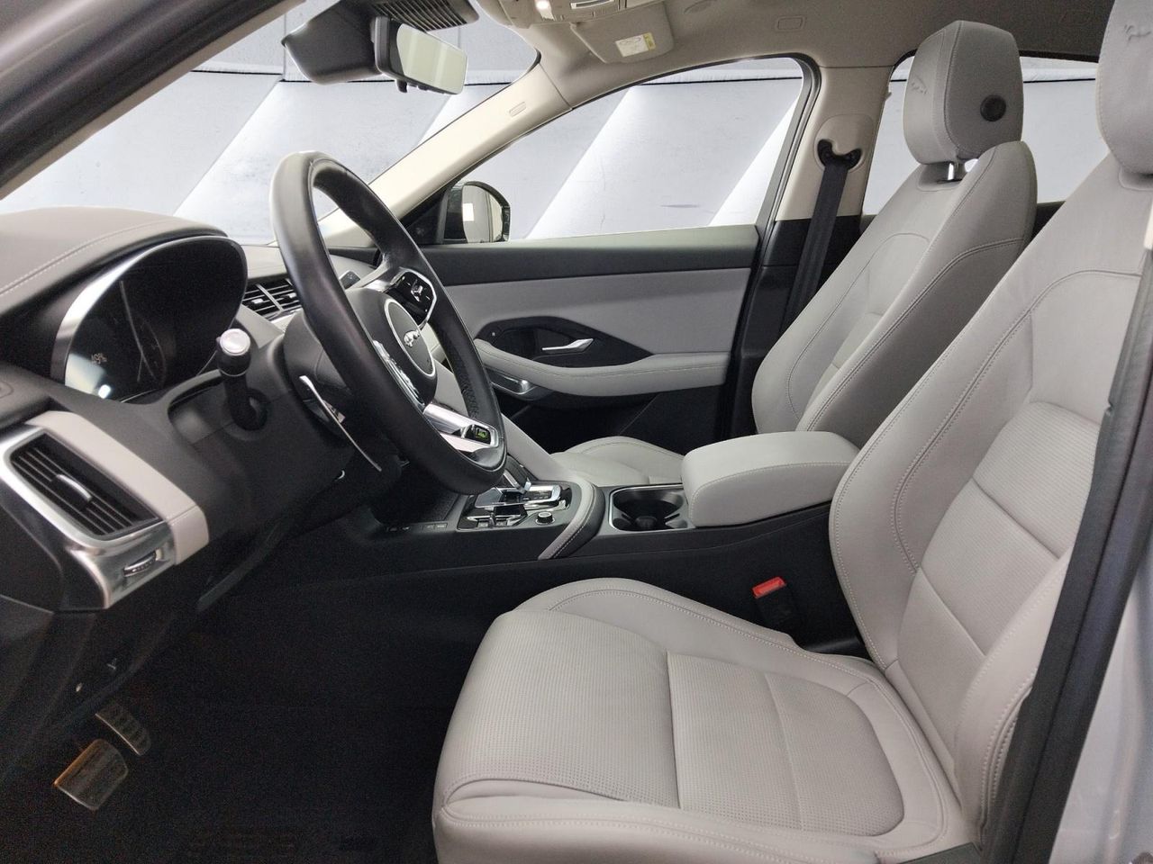 Foto Jaguar E-Pace 9
