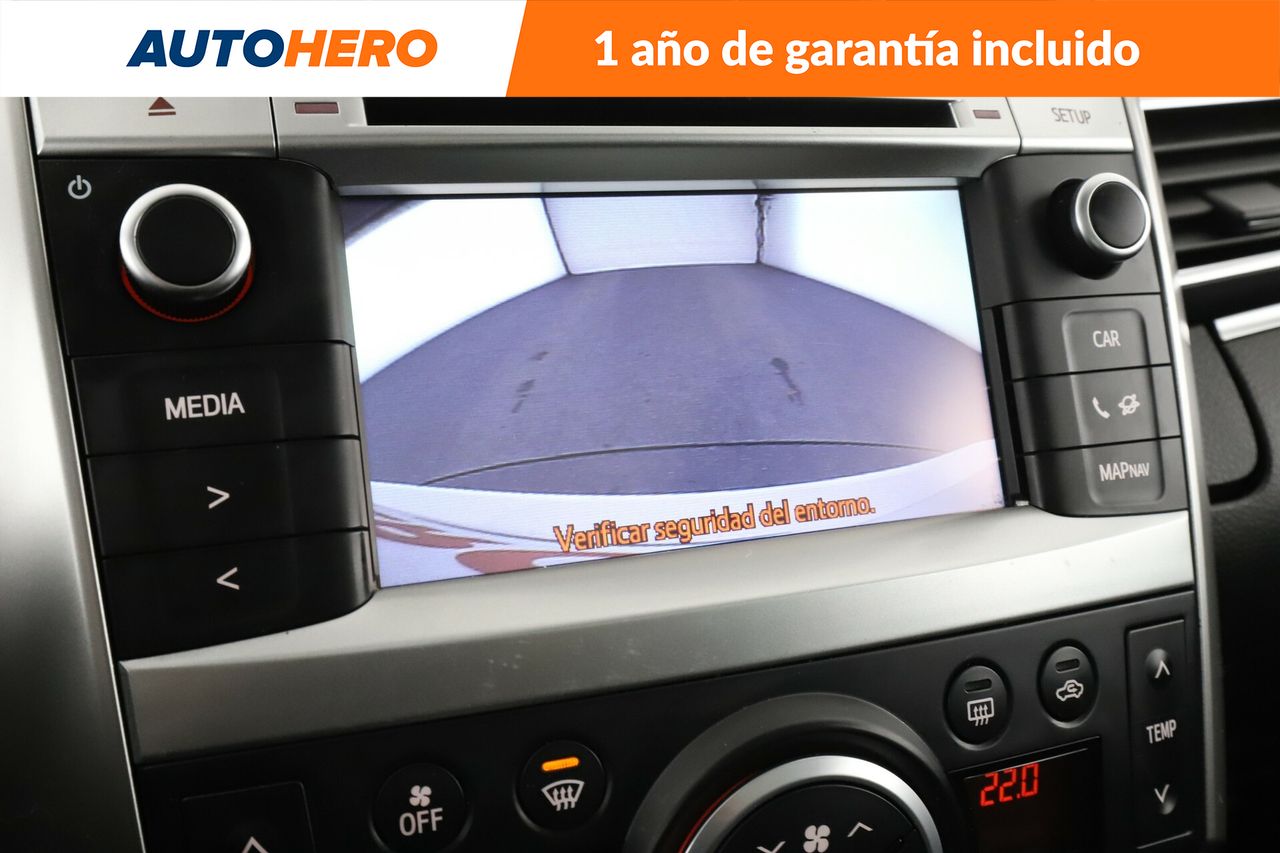Foto Toyota Corolla Verso 27
