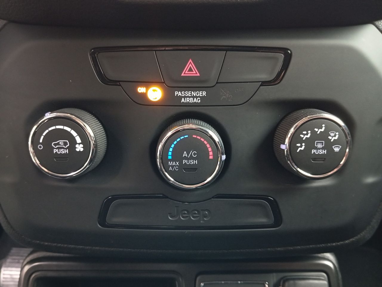 Foto Jeep Renegade 16