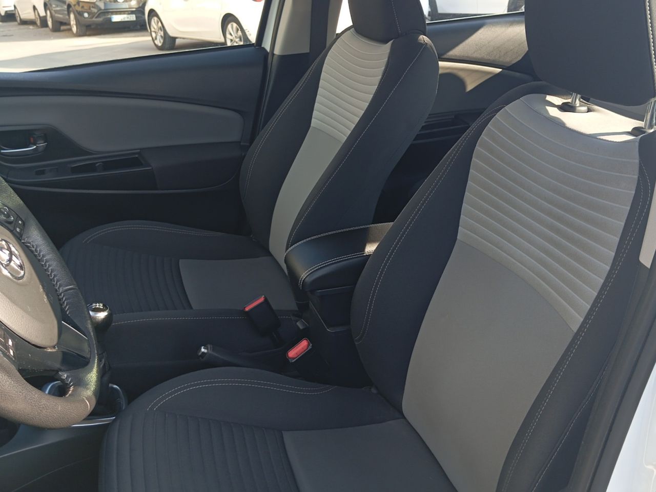 Foto Toyota Yaris 18