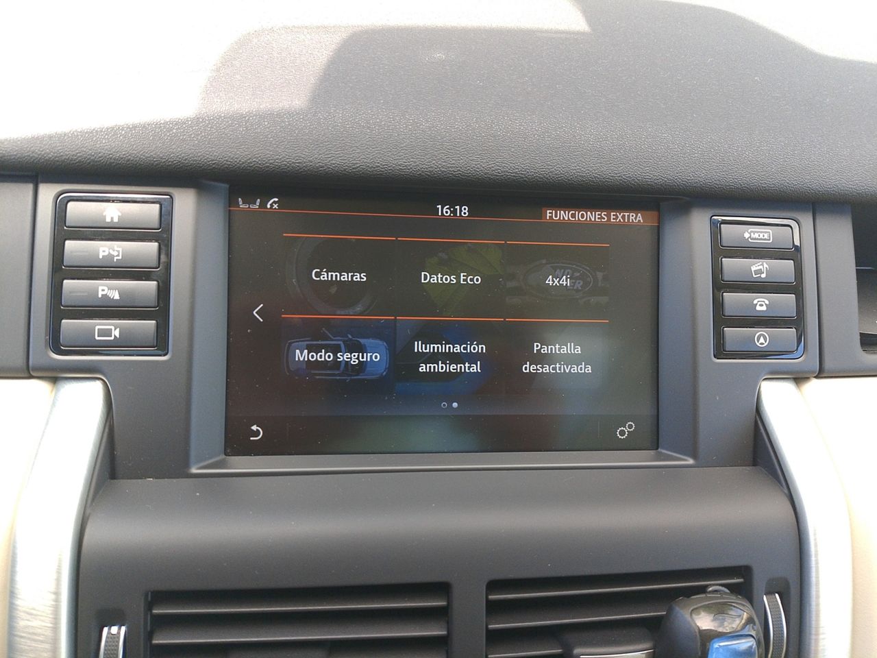 Foto Land-Rover Discovery Sport 16
