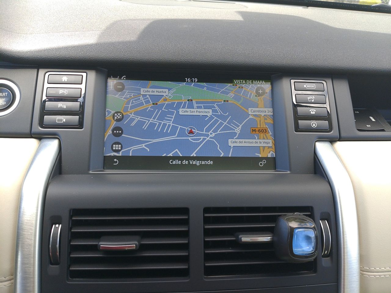 Foto Land-Rover Discovery Sport 17