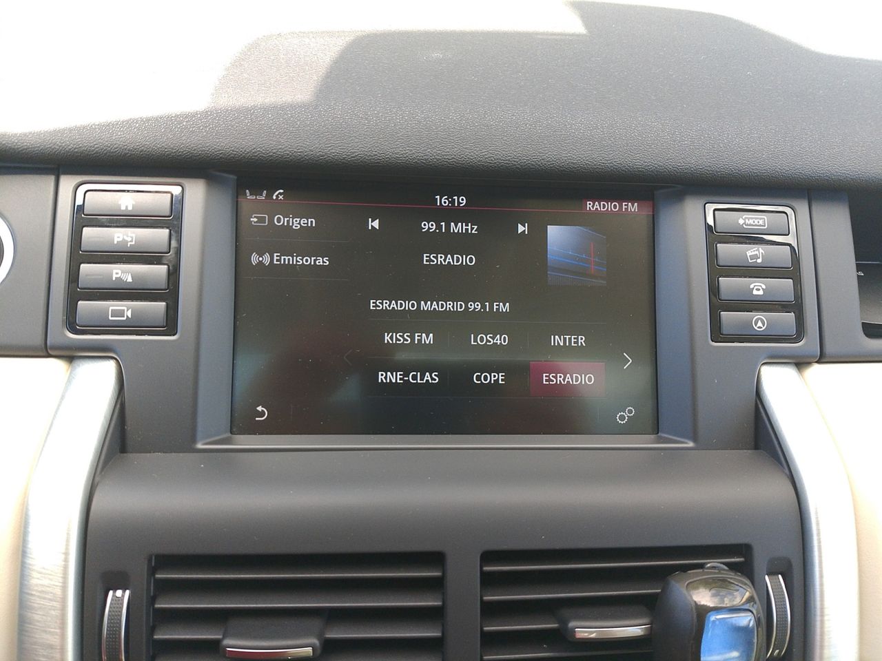 Foto Land-Rover Discovery Sport 18