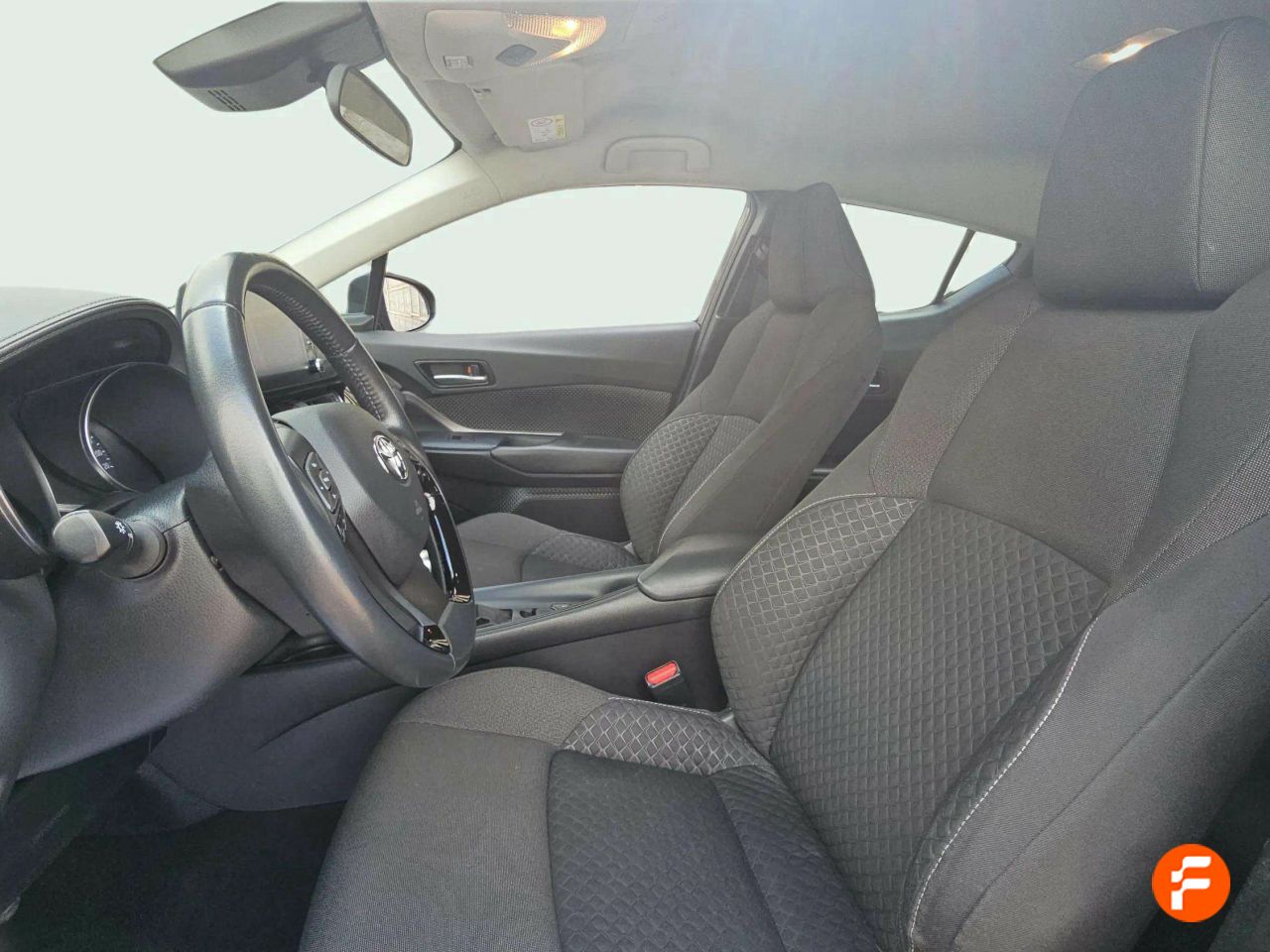 Foto Toyota C-HR 12