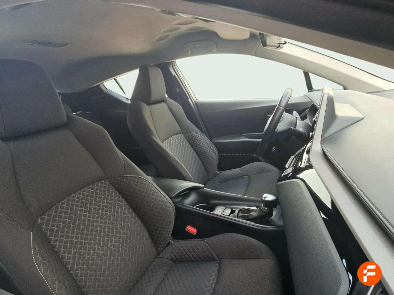 Foto Toyota C-HR 13