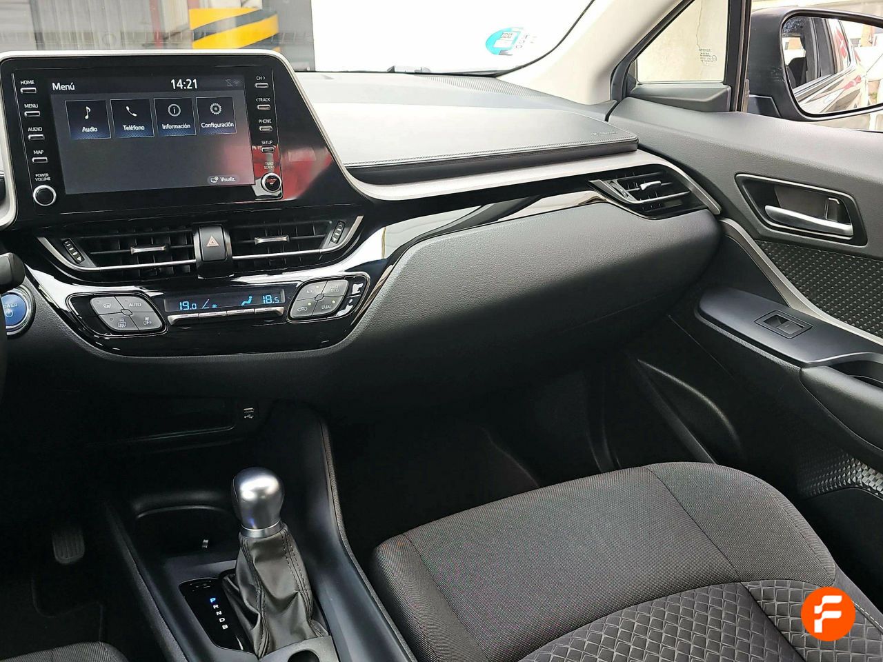 Foto Toyota C-HR 26