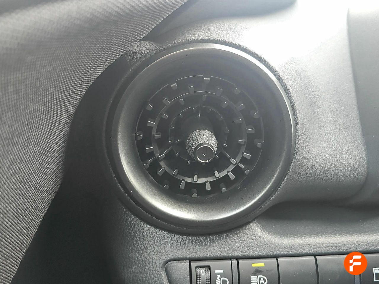 Foto Toyota C-HR 28