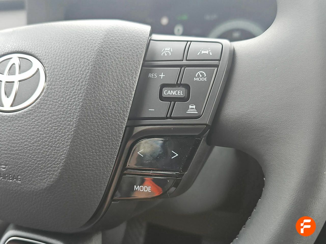 Foto Toyota C-HR 36