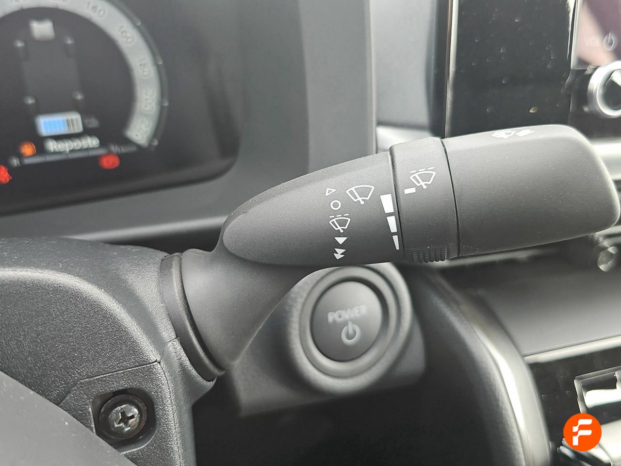 Foto Toyota C-HR 38