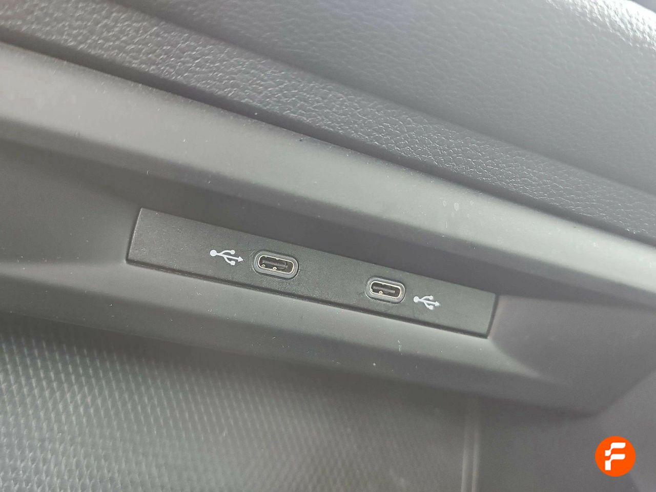 Foto Volkswagen Golf 32