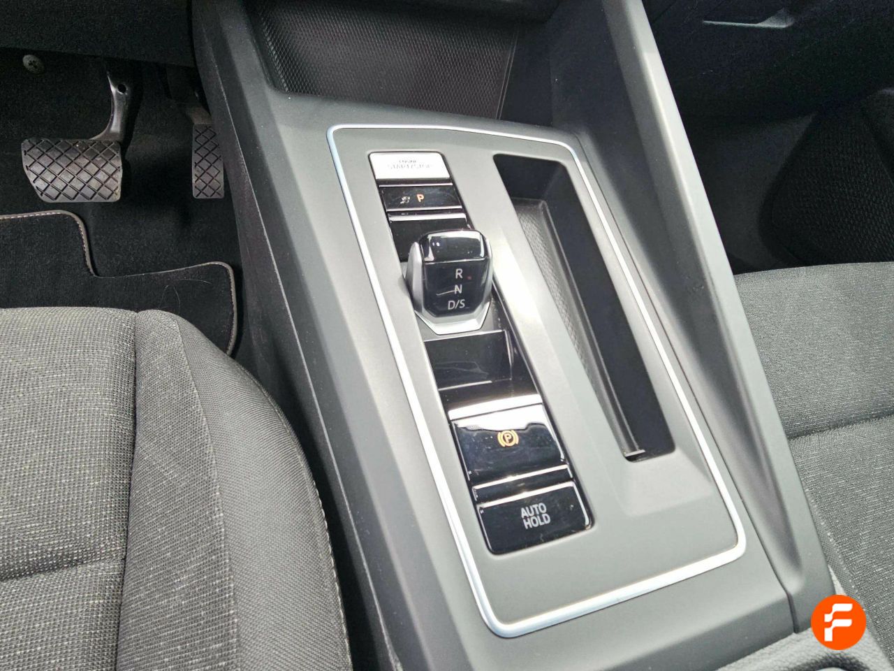 Foto Volkswagen Golf 37