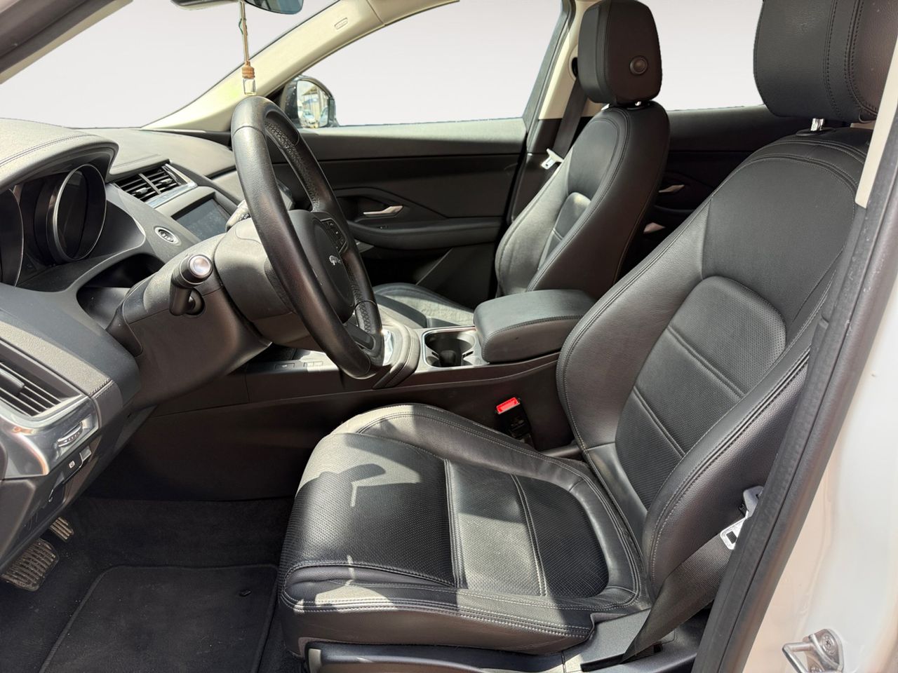 Foto Jaguar E-Pace 8