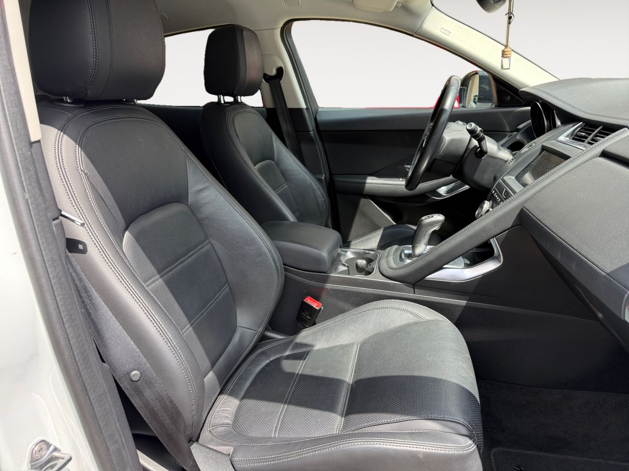 Foto Jaguar E-Pace 9