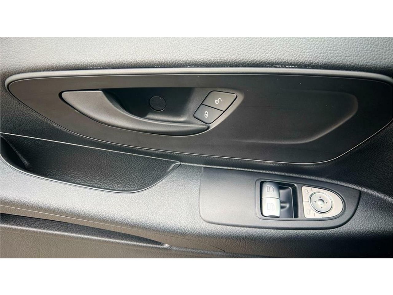 Foto Mercedes-Benz Vito 14