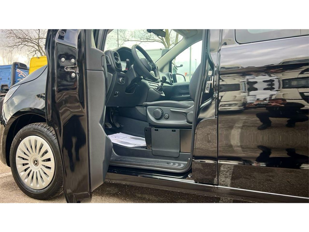 Foto Mercedes-Benz Vito 24