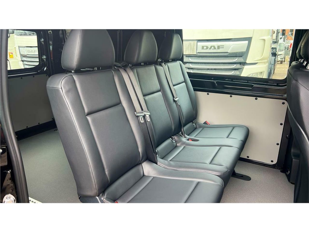 Foto Mercedes-Benz Vito 25