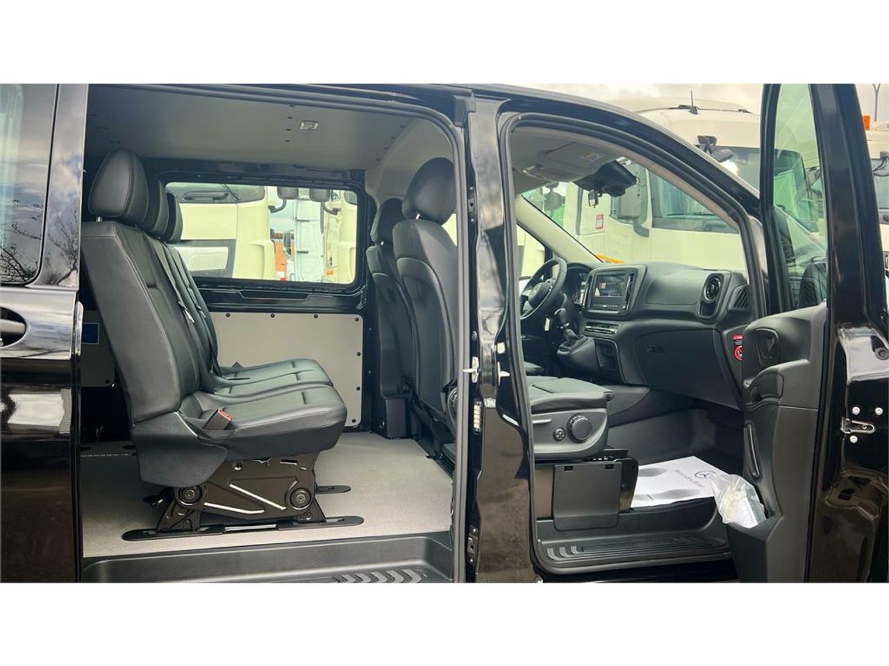 Foto Mercedes-Benz Vito 27
