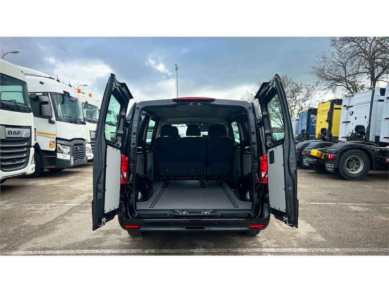 Foto Mercedes-Benz Vito 29